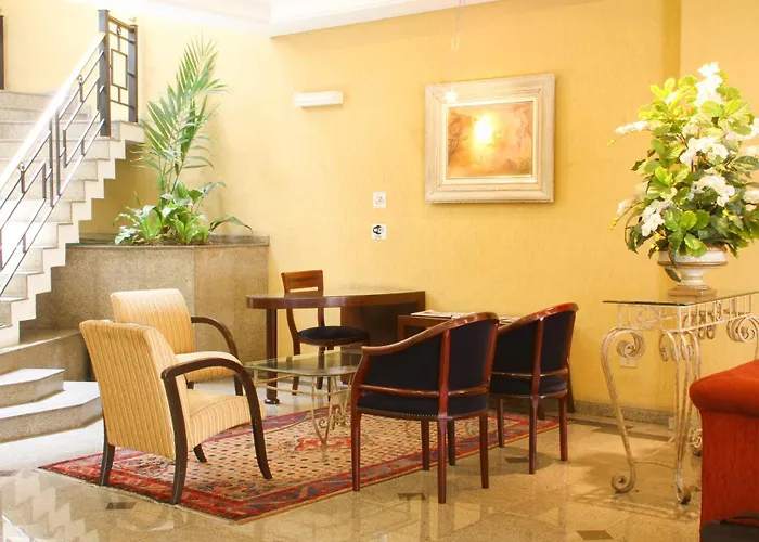 Trevi Hotel E Business